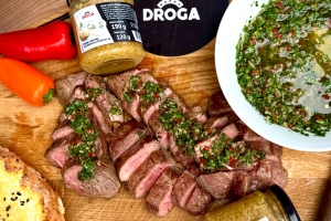 Chimichurri omaka s česnom v ekstra deviškem oljčnem olju