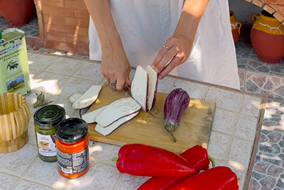 Recept Ajvar sliderji na žaru z gobjimi polpetki - 4.korak
