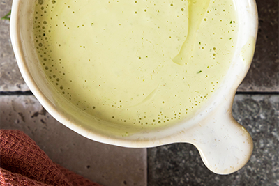 Recept Kvinojina solata s pečenim sladkim krompirjem, rdečo peso in fetinim prelivom - 3.korak