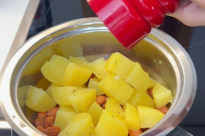 Recept Matevž s kislo repo in kranjsko klobaso - 3.korak