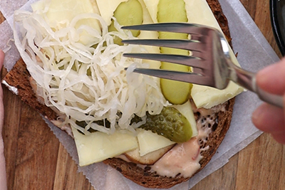 Recept Popečen sendvič s kislim zeljem DROGA - 3.korak