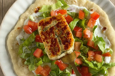 Recept Pita kruhek z medenim halloumi sirčkom - 4.korak