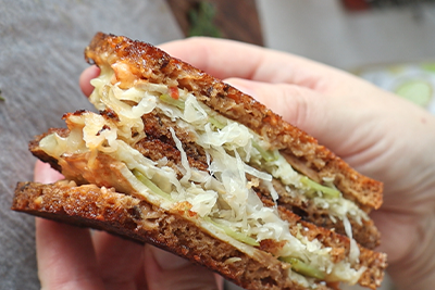 Recept Popečen sendvič s kislim zeljem DROGA - 5.korak