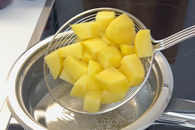 Recept Matevž s kislo repo in kranjsko klobaso - 2.korak